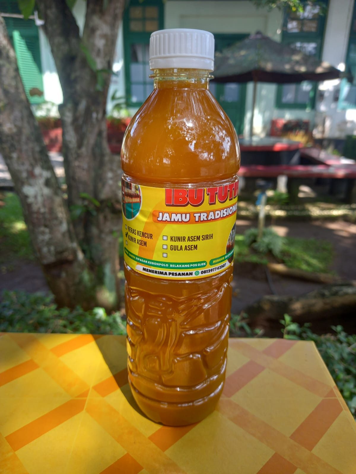 MINUMAN TRADISIONAL IBU TUTIK