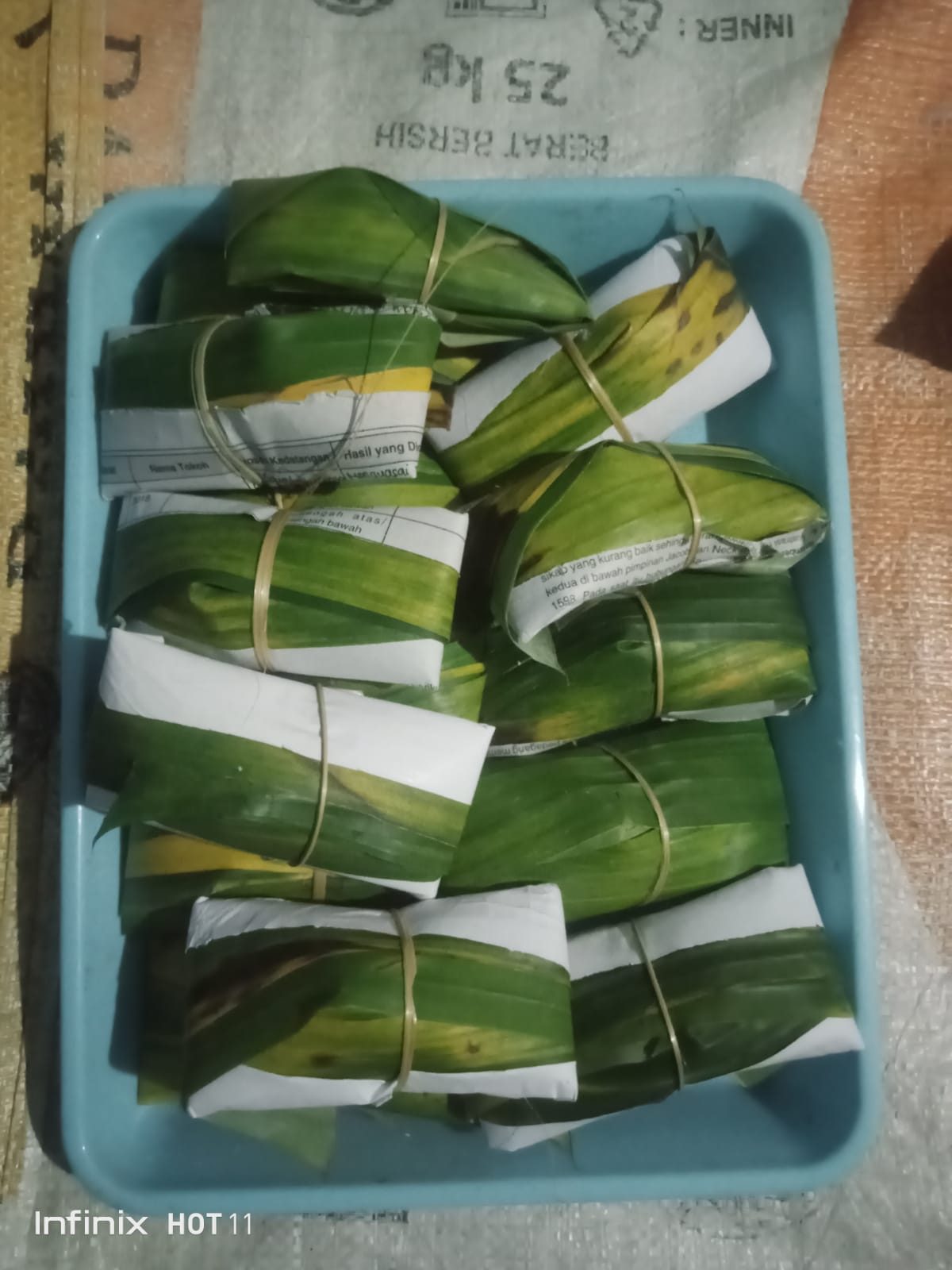 TEMPE DAUN MAK NI